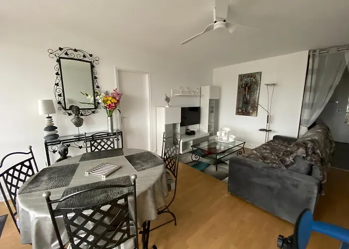 Le Mun-T2, balcons, parking, wifi, linge, produits, ménage inclus